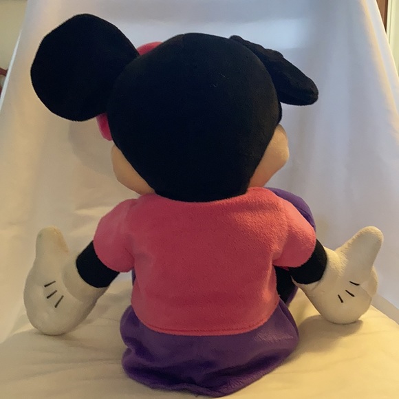 Minnie Mouse Stuffed Doll - Picture 6 of 13